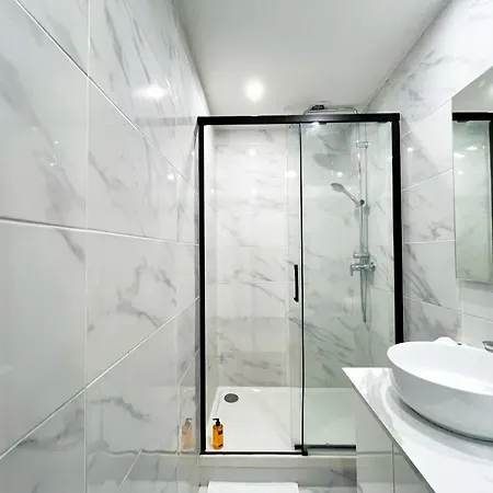 Urban Flat 18 - Charming 2bdr Parisian Apartment *