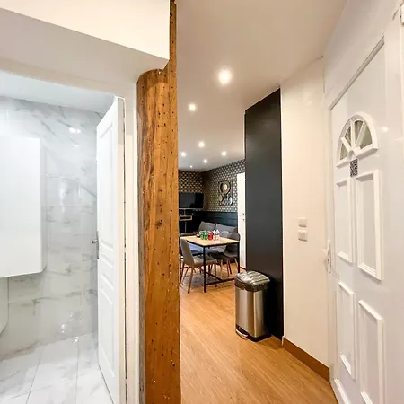 Apartment Urban Flat 18 - Charming 2bdr Parisian Paris