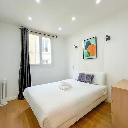 Urban Flat 18 - Charming 2bdr Parisian Apartment *