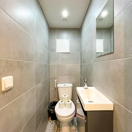 Urban Flat 18 - Charming 2bdr Parisian Paris