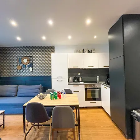 Urban Flat 18 - Charming 2bdr Parisian Apartment